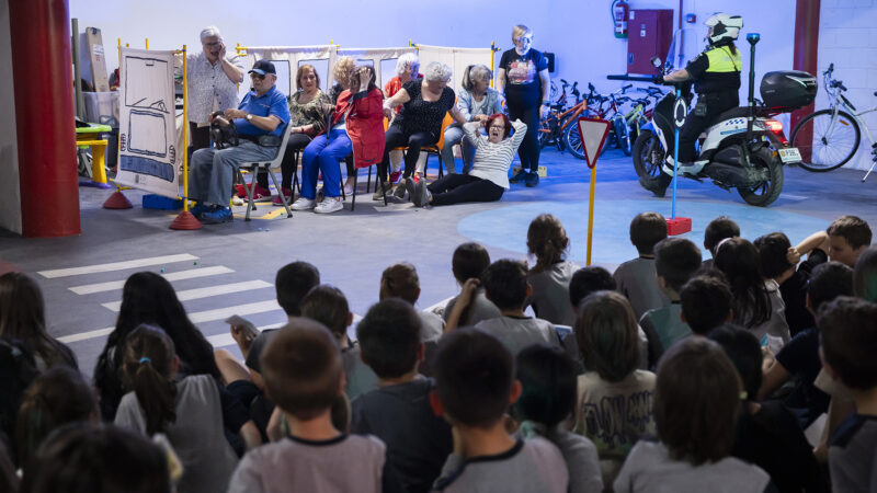 Educar en seguretat viària a través del teatre i l’humor