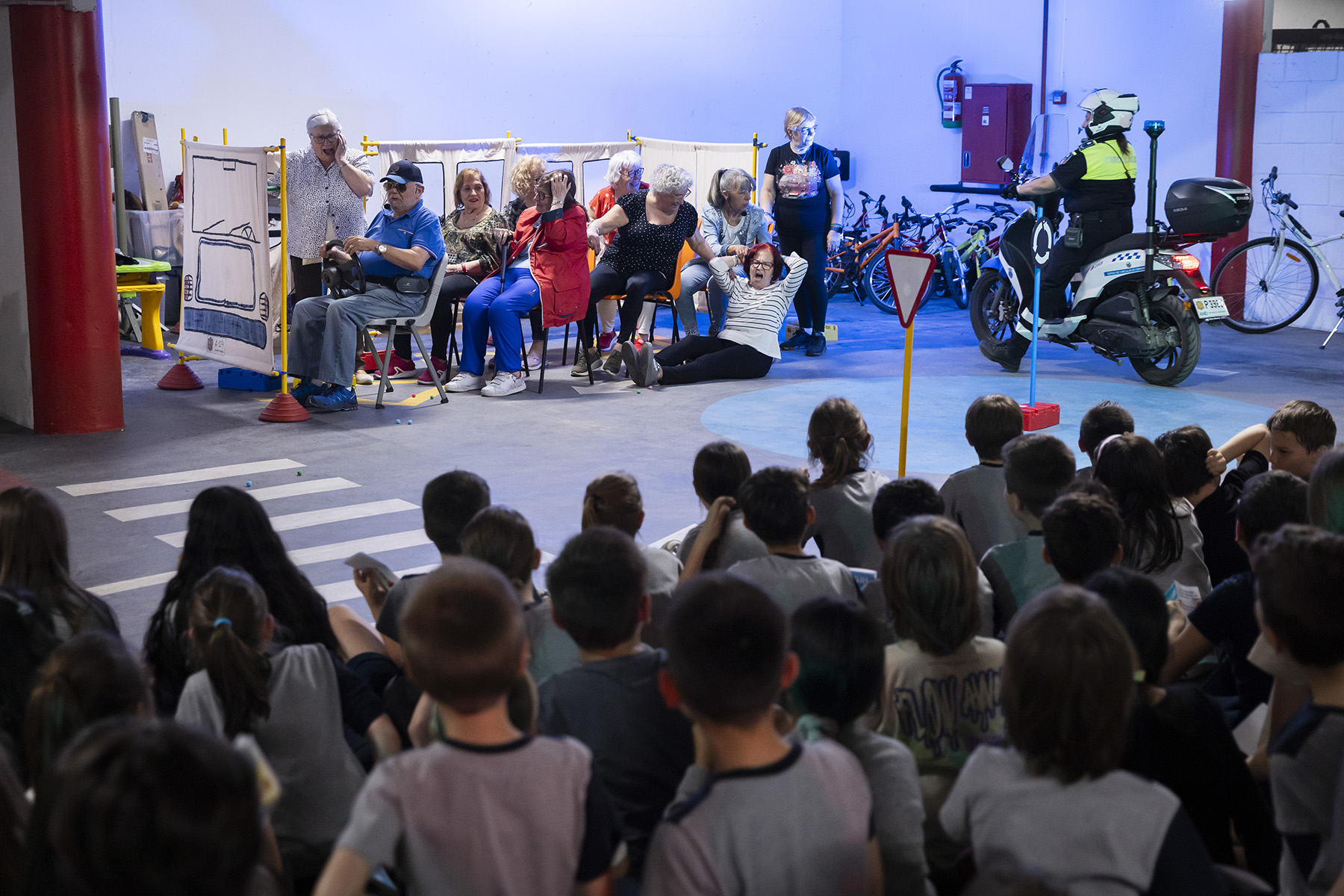 Educar en seguretat viària a través del teatre i l’humor