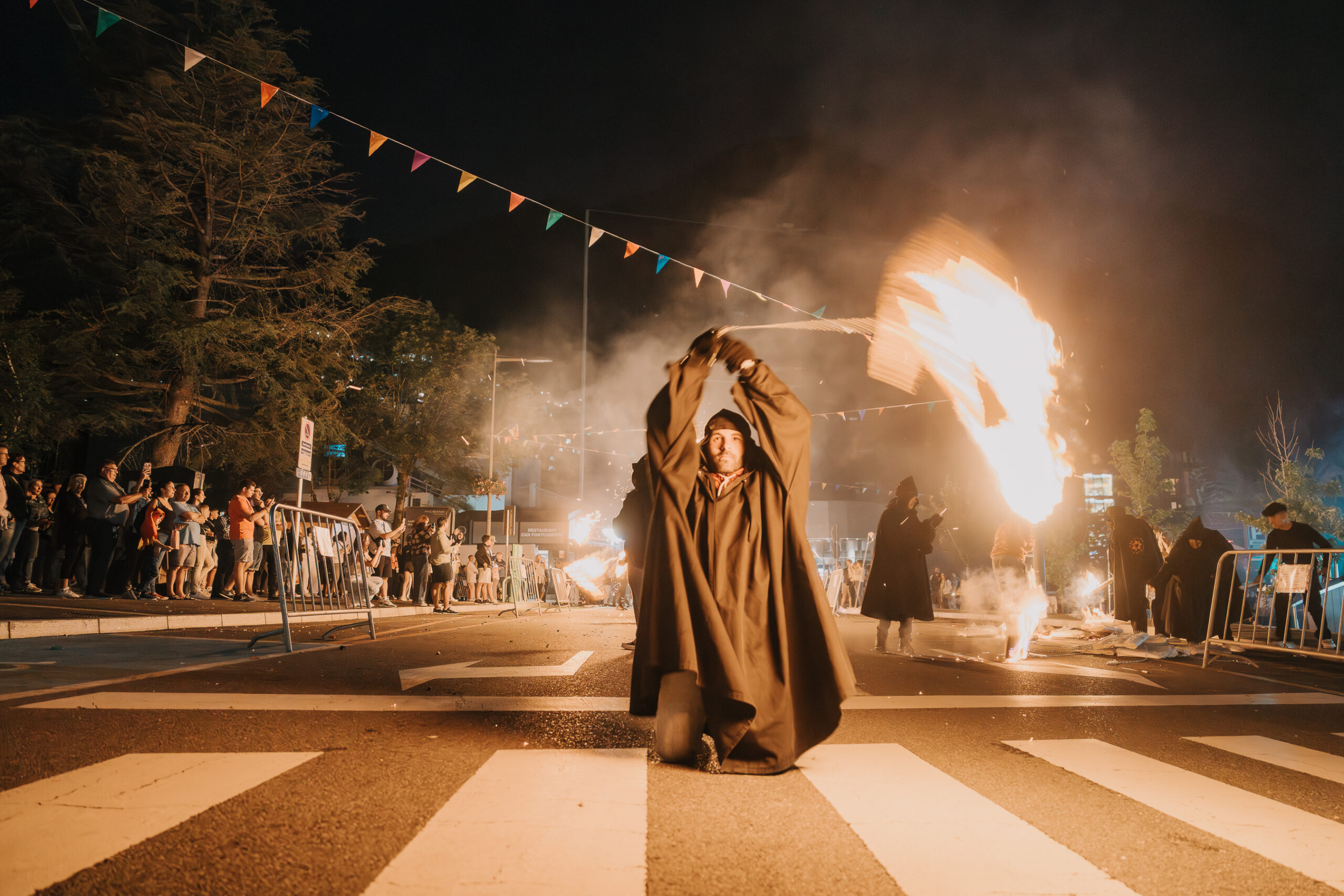 Un grup de joves recupera les falles d’Encamp que es van perdre ara fa set anys