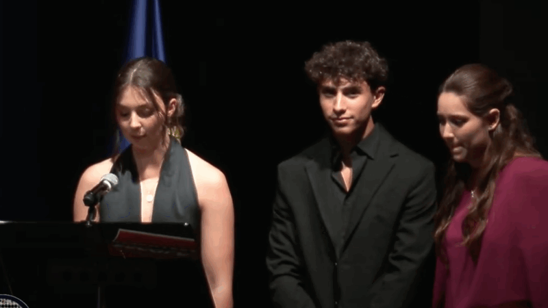 Reivindicació dels alumnes del batxillerat andorrà en la graduació de la 29a promoció