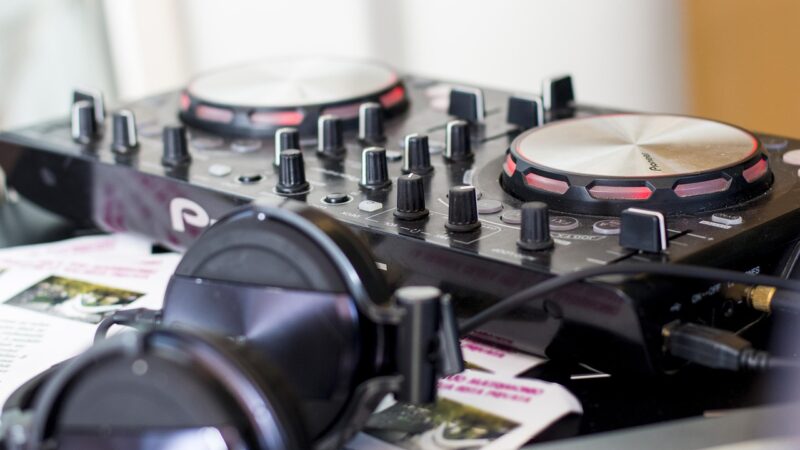 Inflables amb la Dj Lolalolitax
