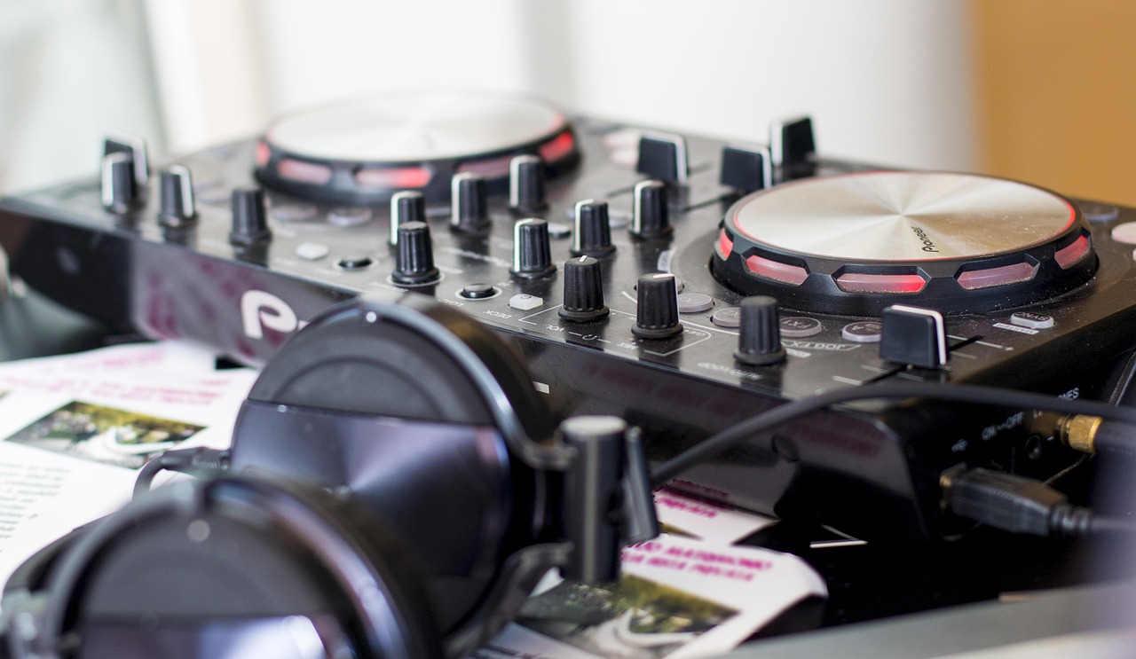 Inflables amb la Dj Lolalolitax