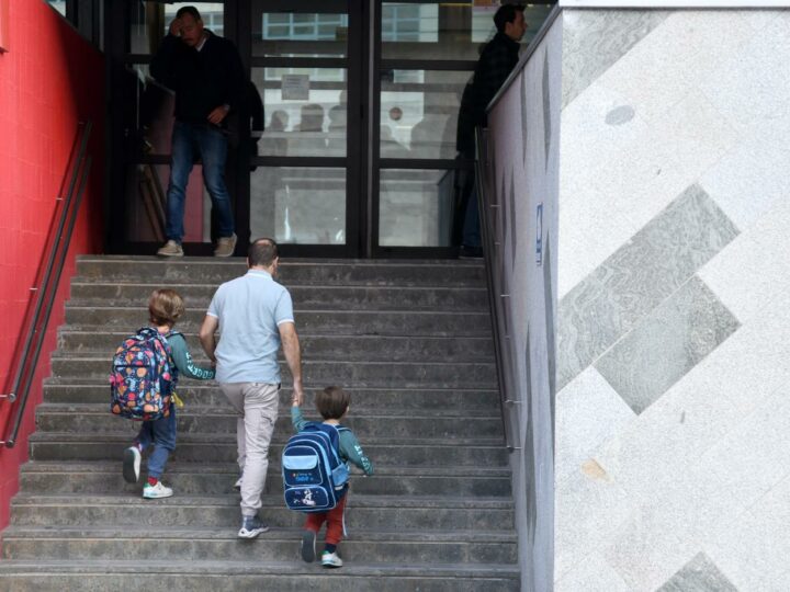 Ja pots sol·licitar les beques per al curs 2025-2026