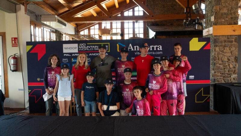 Els joves del Furious Club de Pal Arinsal lideren la roda de premsa dels Mundials de BTT