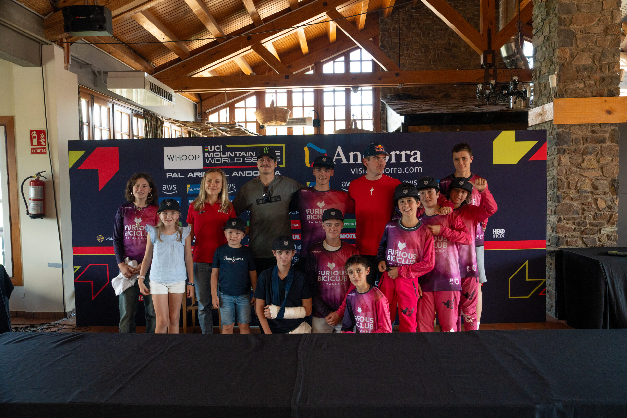 Els joves del Furious Club de Pal Arinsal lideren la roda de premsa dels Mundials de BTT