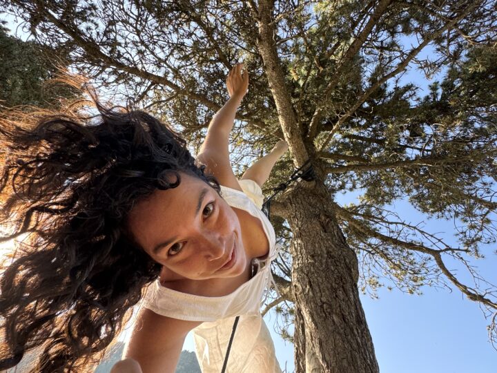 Dansa vertical per vibrar amb la natura i la feminitat