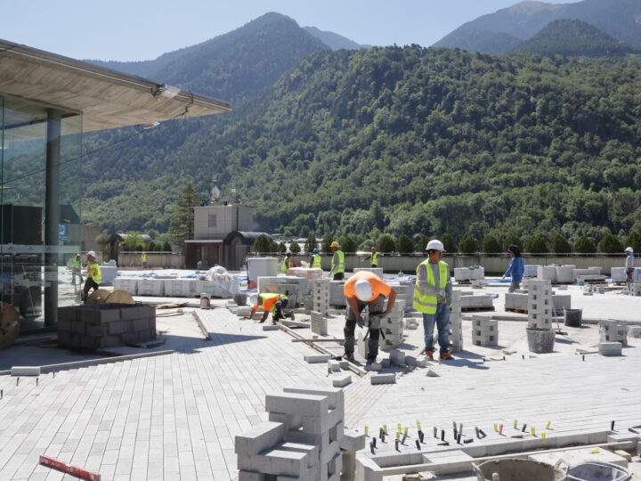 La reforma de la Plaça del Poble estarà a punt per a la Festa Major