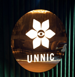 La nova terrassa d’UNNIC s’estrena amb rumba i bon rotllo