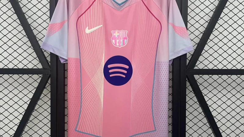 La samarreta rosa del Barça que triomfa… però no existeix