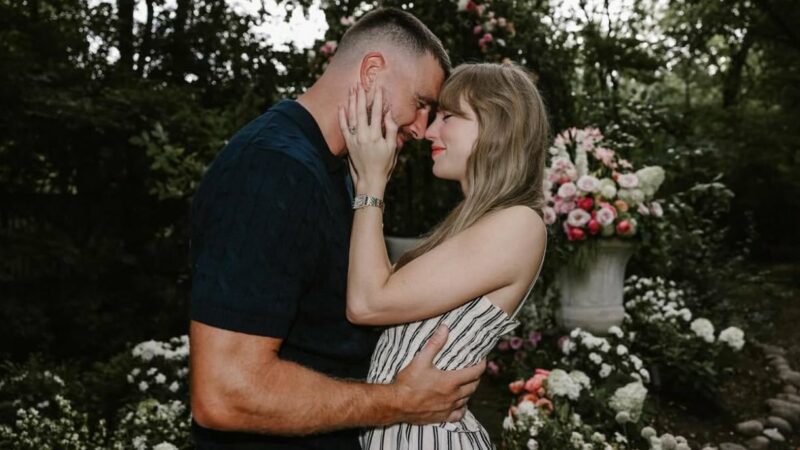 Taylor Swift i Travis Kelce anuncien el seu compromís