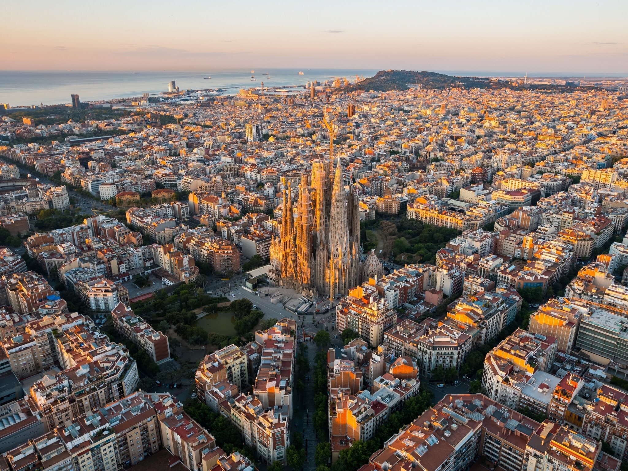 Quan vas a Catalunya, t’atenen en català?