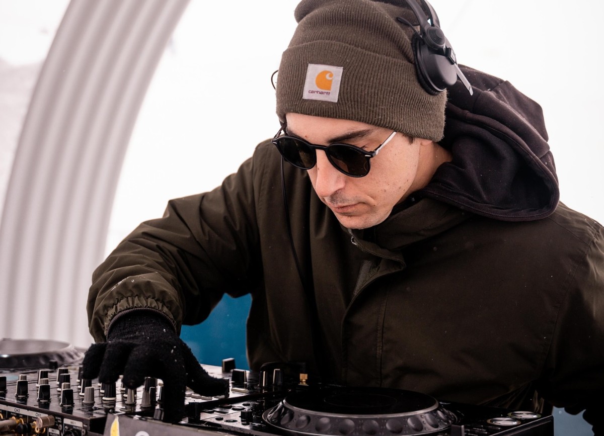 John Holt diu prou i deixa el càrrec de l’associació de DJ per pressions