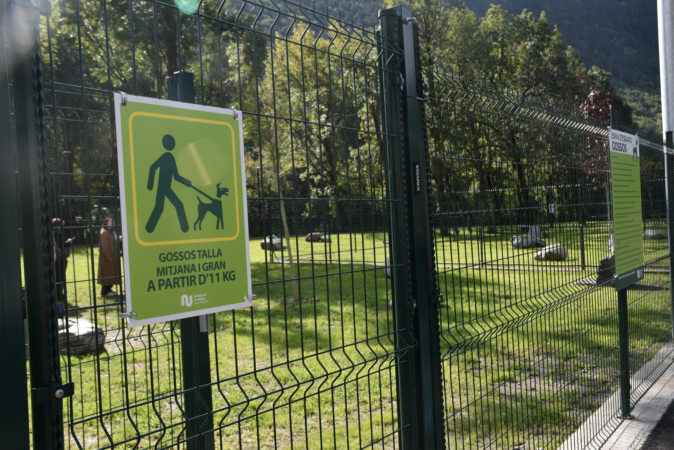 Descobreix el nou parc pioner per a gossos a Andorra la Vella!