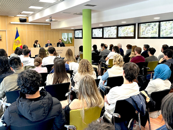 Ampliar els acords amb universitats canadenques