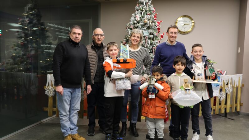 Fabrica el teu robot amb materials reciclats