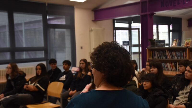 Vols fer vídeo-ressenyes top? La Mixa revela els trucs per petar-ho a classe i a xarxes