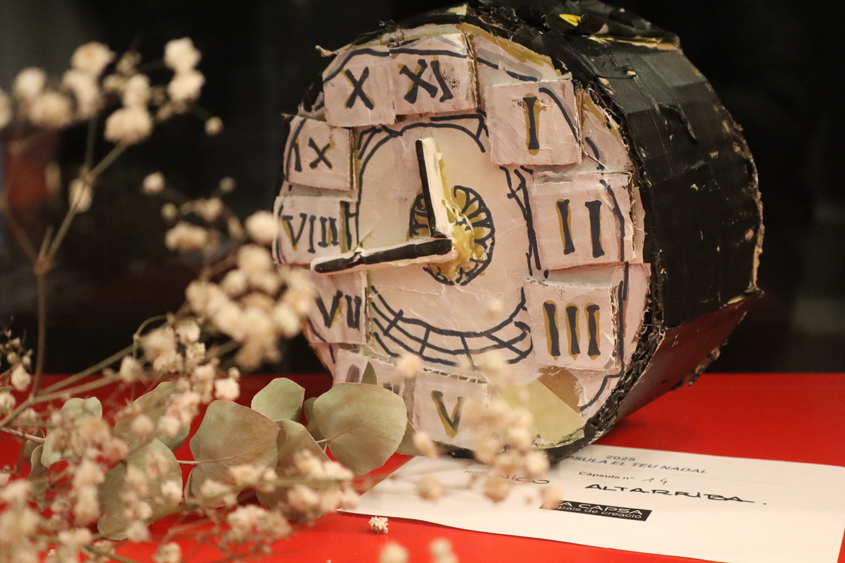 Què hi ha a dins? Els alumnes d’Ordino creen càpsules del temps que s’obriran d’aquí cinc anys