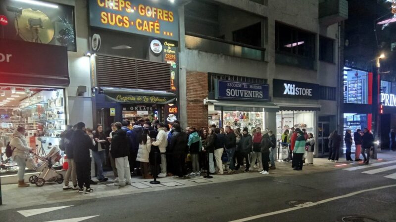 Andorra la Vella aprova una normativa per regular les cues d’establiments al carrer