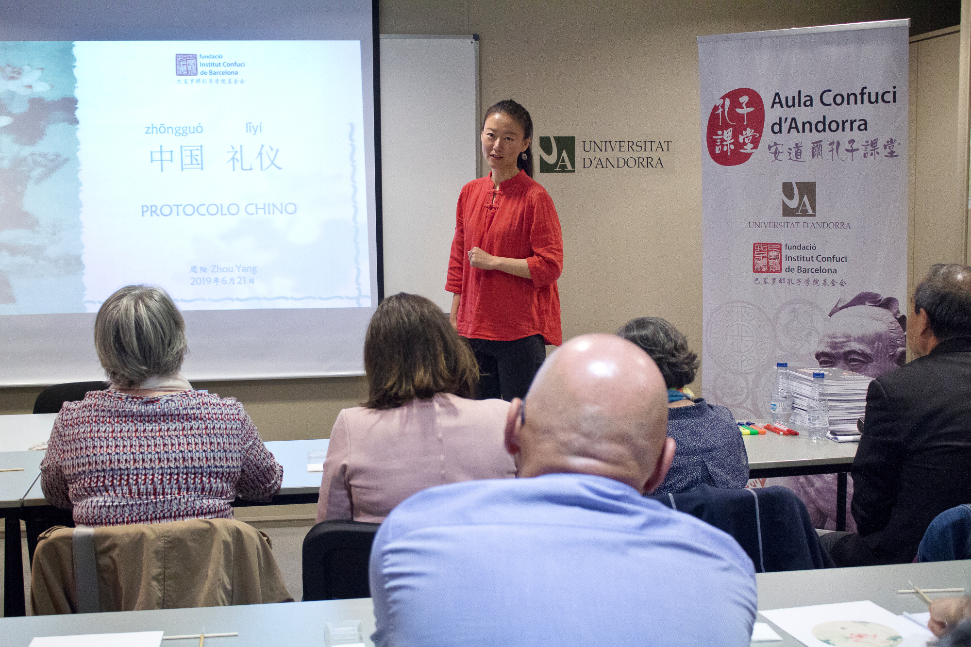 Aprèn la llengua i la cultura portuguesa i xinesa a l’UdA