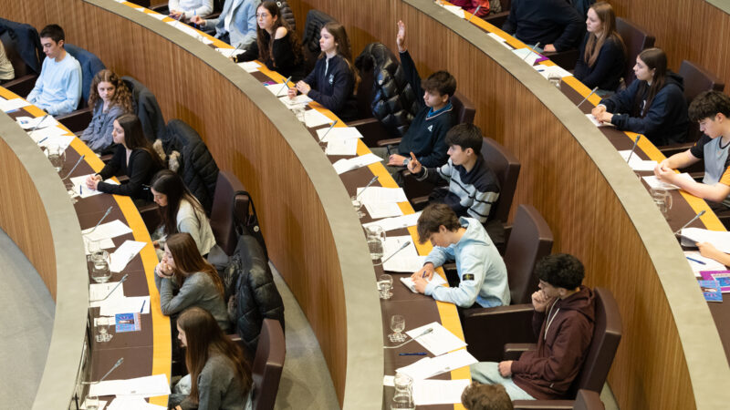 Els joves reclamen preus fixos per metre quadrat per garantir l’accés a l’habitatge