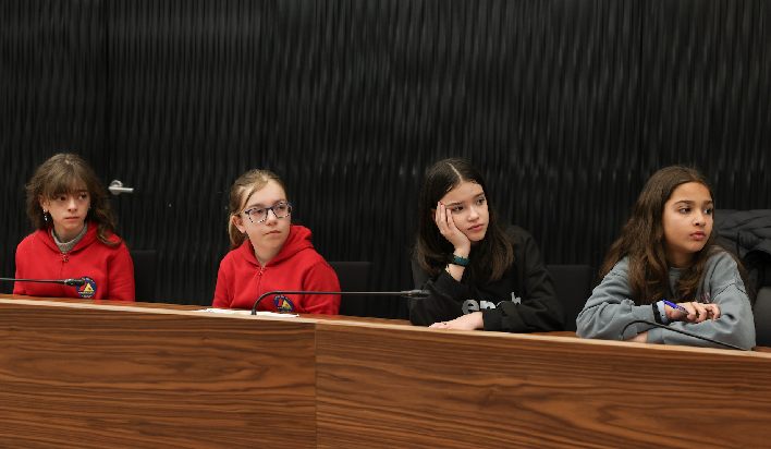 Els infants d’Escaldes-Engordany proposen un circuit per a gossos i millores en la neteja urbana