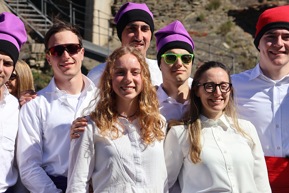 Els joves d’Encamp recuperen les caramelles i omplen les Bons de música