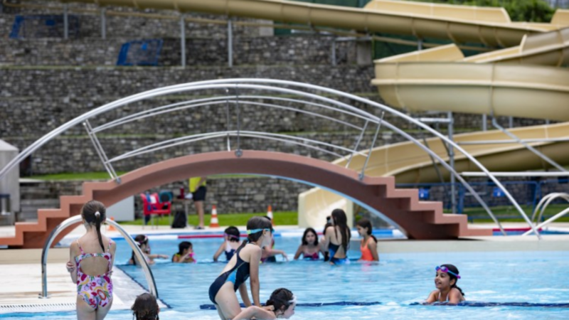 Falta una setmana perquè obri la piscina dels Serradells