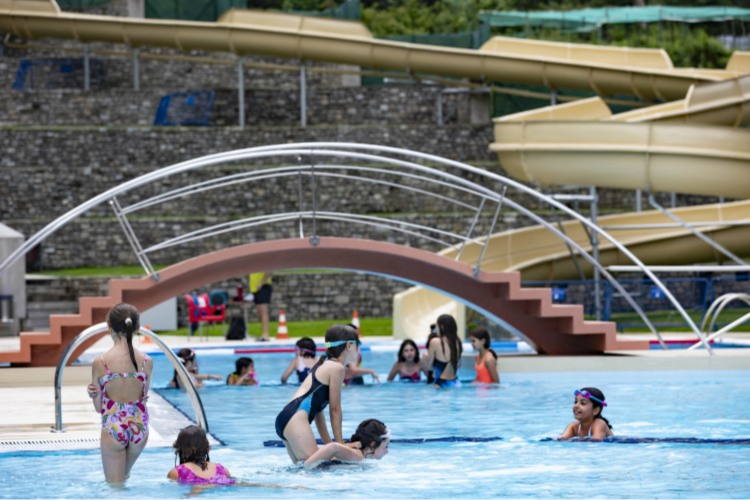 Falta una setmana perquè obri la piscina dels Serradells