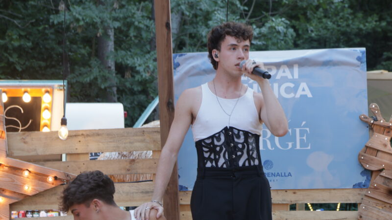 IAN mira als ulls al públic de la Serenalla