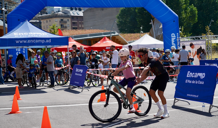 La Purito Kids omple Encamp de petits ciclistes