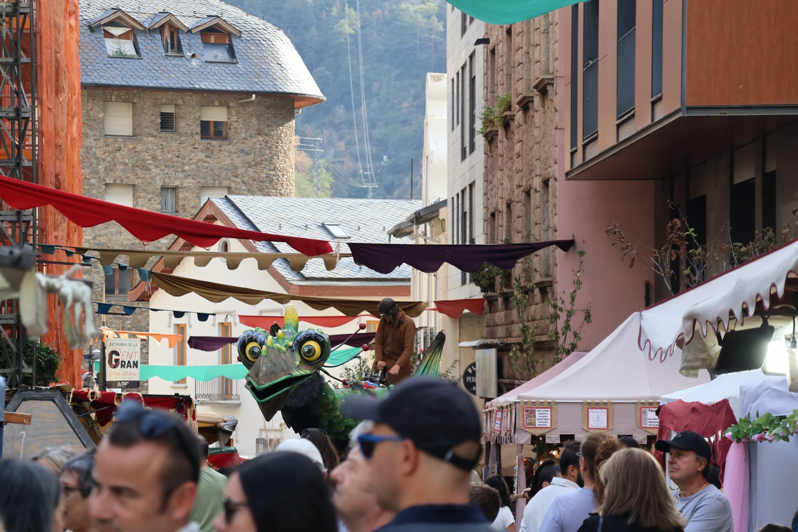 Sant Julià omple la Vila Medieval amb un públic «molt andorrà»
