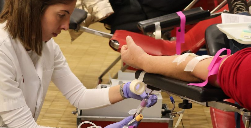 Donar sang també és cosa de joves: el Lycée torna a posar-se solidari