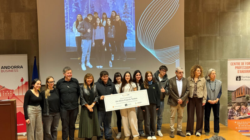 63 estudiants tenen tres mesos per resoldre tres reptes reals d’empreses